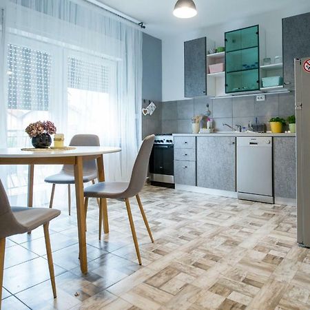 Apartmani Grlice II Varaždin Exteriör bild
